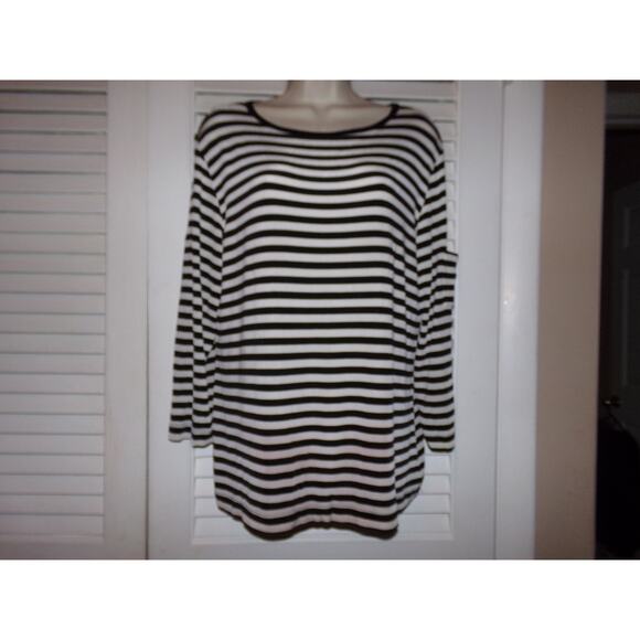 Chico's Travelers black/white striped wrinkle free knit top size‎ 2 Packable - Picture 1 of 4